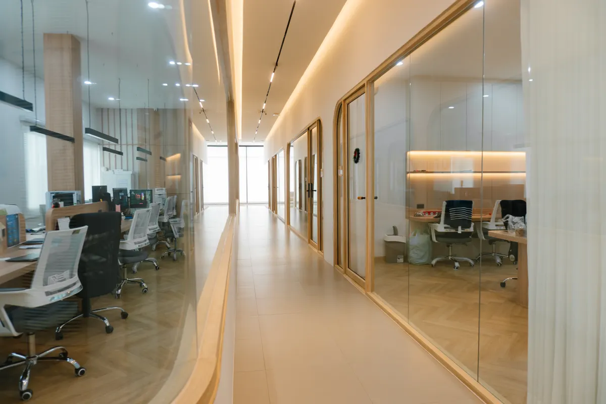 ห้องออฟฟิศส่วนตัวผนังกระจก Easy Space